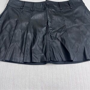 Celebrity pink women’s Black Faux Leather Pleated Mini Skirt Sz XL